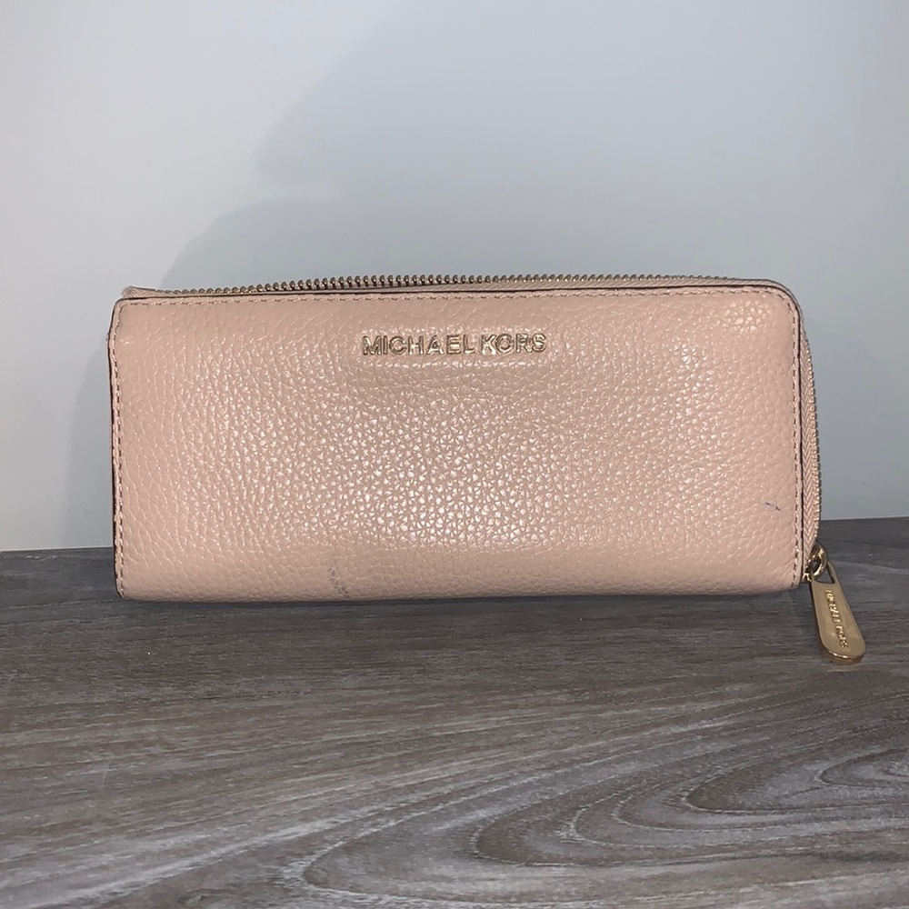 Michael Kors wallet pink